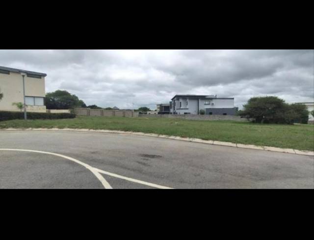 LAND FOR SALE IN WOODHILL ESTATE